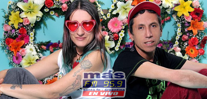 La banda de rock bogotana conformada por Andrea Echeverry y Héctor Buitrago, Aterciopelados, regresó con Claroscuras, su nuevo disco.