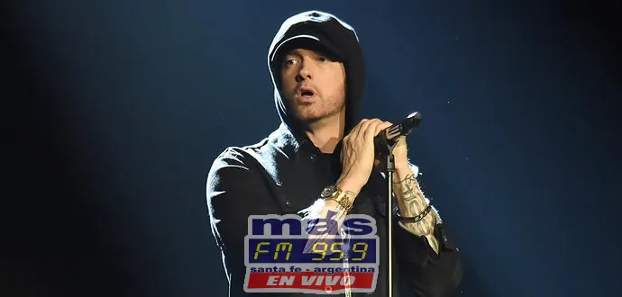 El rapero Eminem ha lanzado un nuevo single “Untouchable”, que lo encuentra abordando temas como la brutalidad policial en los Estados Unidos y el movimiento Black Lives Matter. El rapero Eminem ha lanzado un nuevo single Untouchable que lo encuentra abordando temas como la brutalidad policial en los Estados Unidos y el movimiento Black Lives Matter.