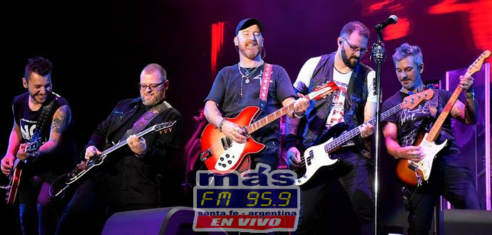 “¡Cambiala toda!”, “Dale booomba”, “¡Gooool!”. Los pibes de Ferro entrenan como si fuera una final, y Rolo Sartorio, líder de La Beriso los mira desde la platea mientras arman el esqueleto de lo que fueron sus shows del pasado fin de semana. 

La suya, La Beriso, es la banda del momento.