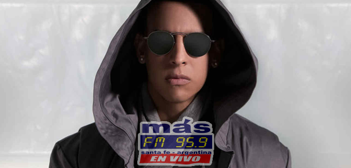 Daddy Yankee sí que está acostumbrado al éxito y con "Hielo", seguirá por esa línea.

El cantante puertorriqueño presentó el nuevo video de su canción "Hielo" que es candidata a convertirse en un gran éxito. Es muy pegadiza y tiene algo de Trap.