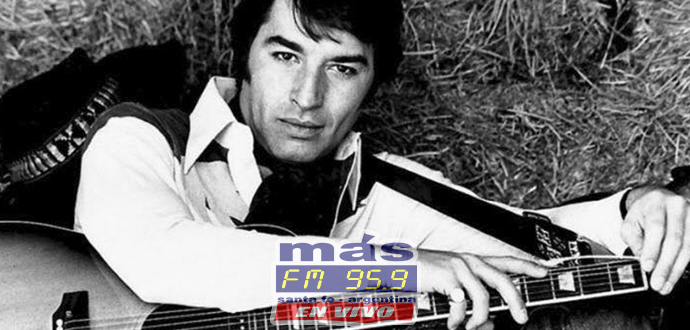 "Sandro dúos" es el disco que revive el legado del cantante argentino Sandro, quien murió en enero de 2010. Artistas latinos como Chayanne, Abel Pintos, Soledad, Axel, Franco de Vita, Il Volo, Carlos Vives y Malú cantan, gracias a la tecnología, junto al ídolo de América.