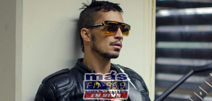 Emmanuel Horvilleur, parte del dúo Illya Kuryaki and the Valderramas, presentó el videoclip y el single “Somos Nosotros”, un adelanto de su quinto álbum de estudio como solista, que romperá un silencio de siete años desde la publicación de “Amor en polvo”..