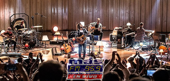 El Bordo cumplió 20 años y planteó un desafío mágico y único: hacer su primer show acústico en un escenario tan emblemático como es el de La Usina del Arte, en el barrio porteño de La Boca.