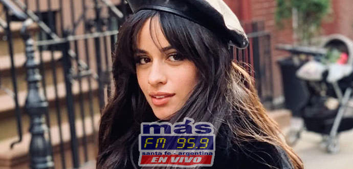 Camila Cabello anunció a través de sus redes sociales que se viene material nuevo. 
