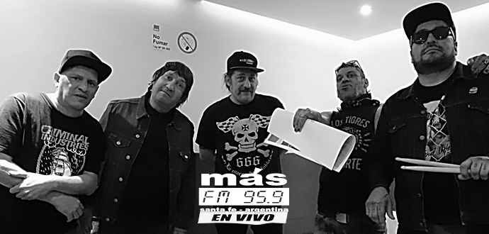 2-minutos-y-ciro-pertusi-lejos-estoy-letra-2