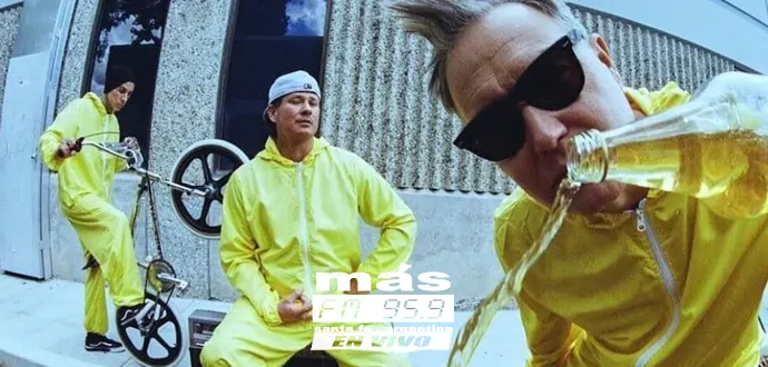 Falta poco para escuchar el nuevo disco de Blink-182. Y para calmar nuestras ansias, la banda estrenó la canción Dance With Me: letra y video. blink-182-estreno-video-dance-with-me-letra-video-1