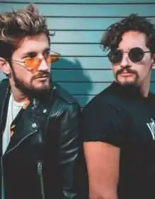 MAU Y RICKY mau-y-ricky-en-vas-a-destrozarme-video-letra-ARTISTA