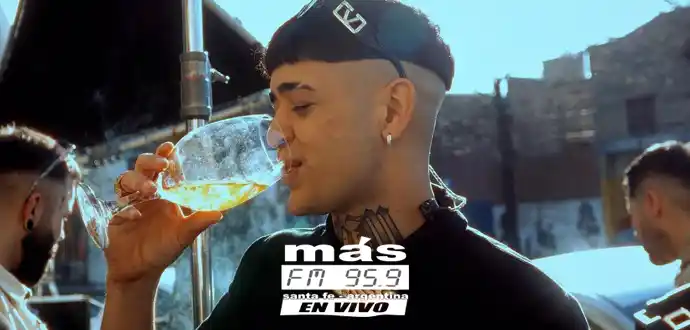 BM estrena "20 labios", una canción que te hará bailar desde hoy hasta el último día de verano!