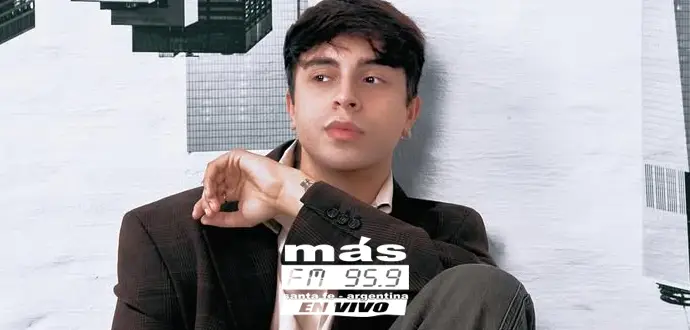 rusherking-presenta-carolina-letra-video-estreno-2025-casa-11