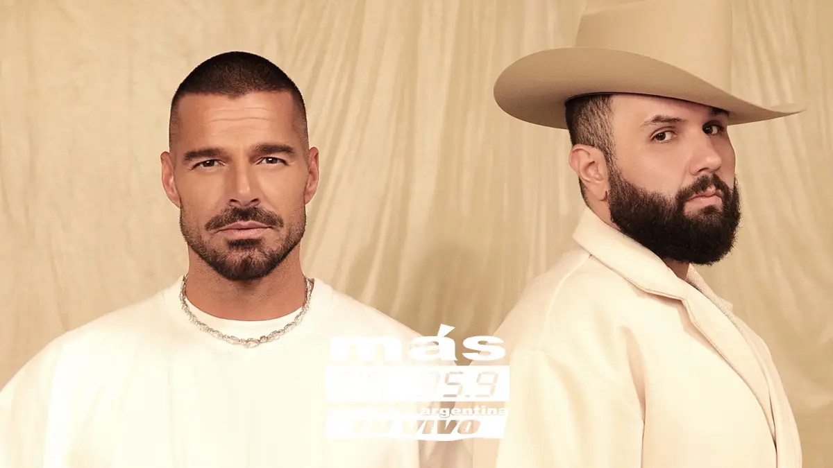 a-medio-vivir-ricky-martin-carin-leon-portada