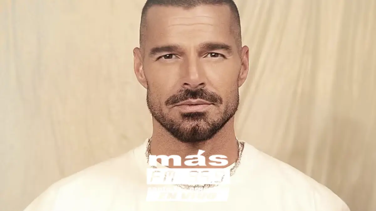 El artista global Ricky Martin presenta "ReVivo", un nuevo proyecto musical que celebra su impactante legado a través de una selección de canciones revivo-el-placer-de-ricky-martin-portada